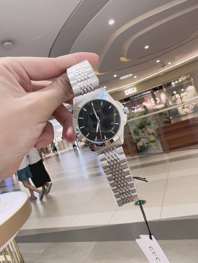 550 Classic Gucci Watch, Original Gucci, G-Timeless series, classic nine-link br