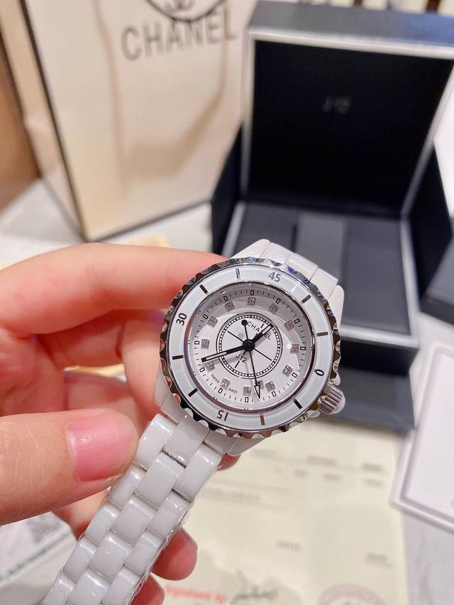250优质陶瓷 Chanel香奈儿 J12 石英女表 陶瓷材质 石仔面 33Mm♀女神必入款黑色更加炫酷 250优质陶瓷 Chanel香奈儿 J12 石英女表 陶瓷材质 石仔面 33Mm♀女神必入款黑色更加炫酷