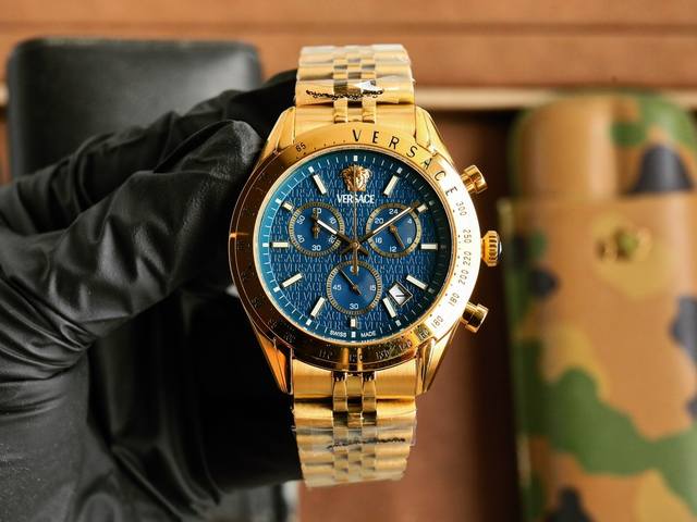 750范思哲 Versace 新款男装六针日本石英Vk计时机芯男士手表，瑞士手表时尚石英男表生日礼物优选，宽45Mm希腊回纹环绕表圈，浮雕英文优雅表面，12点位
