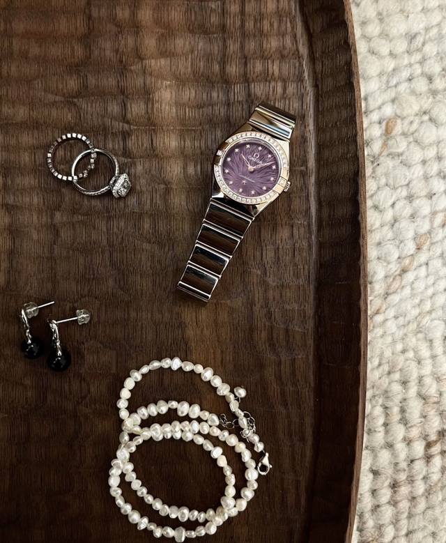 440 Just like this Omega Constellation series watch, the simple lines and diamon