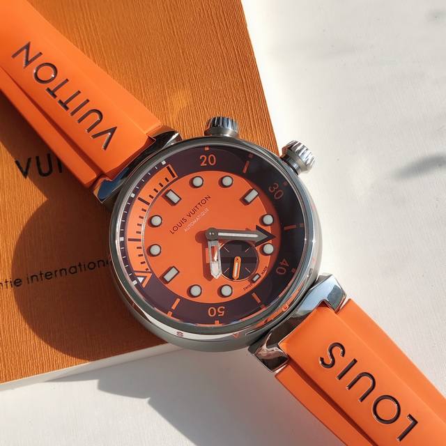 1630 Original LV Tambour series watch is here! The 44mm watch is perfect for tho 1630 Original LV Tambour series watch is here! The 44mm watch is perfect for tho