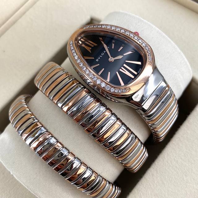 Bulgari! Genuine diamonds 3380, classic Bulgari serpentine design, 35mm size. Ex Bulgari! Genuine diamonds 3380, classic Bulgari serpentine design, 35mm size. Ex