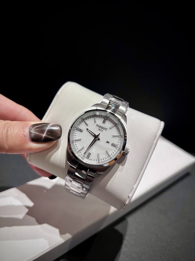 470 Tissot PR00 series classic quartz women's watch, the first of its kind. This