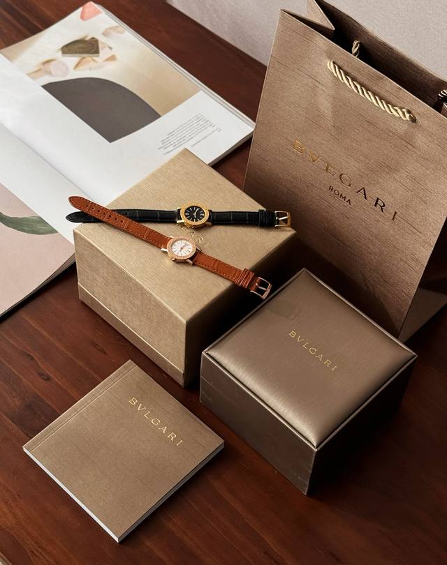 In 1975, the renowned Italian jewelry brand Bulgari launched its first Bvlgari B In 1975, the renowned Italian jewelry brand Bulgari launched its first Bvlgari B