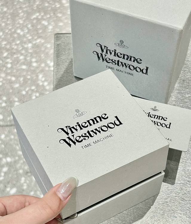 360 Help!! This little blue Vivienne Westwood watch is absolutely gorgeous! They