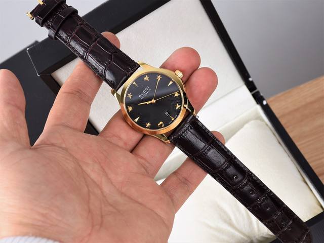 2210 New arrival from authorized dealers, 100% authentic Gucci, one-of-a-kind Gu