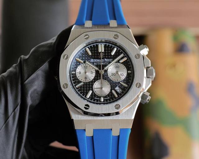 740 Audemars Piguet Royal Oak Series with coated glass, 42mm x 14mm, waterproof
