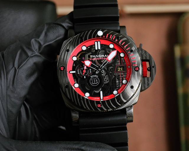1370V7沛纳海新款Submersible Bmg-Tech ─ 47毫米潜行系列劲爆镂空腕表搭配原装进口2555全自动机械机芯以沛纳海全新材质Bmg-Tec