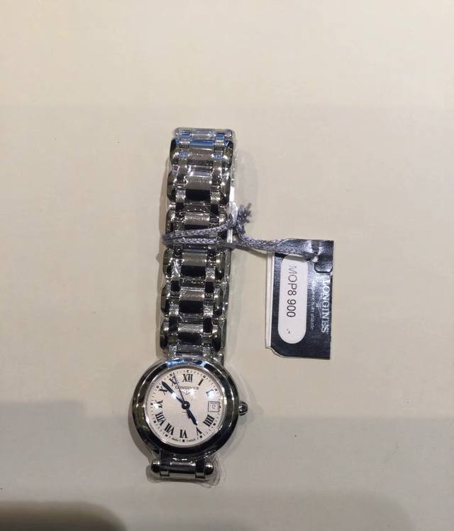 520 Longines La Grande Classique Quartz Watch with Roman numerals, Simple and El 520 Longines La Grande Classique Quartz Watch with Roman numerals, Simple and El