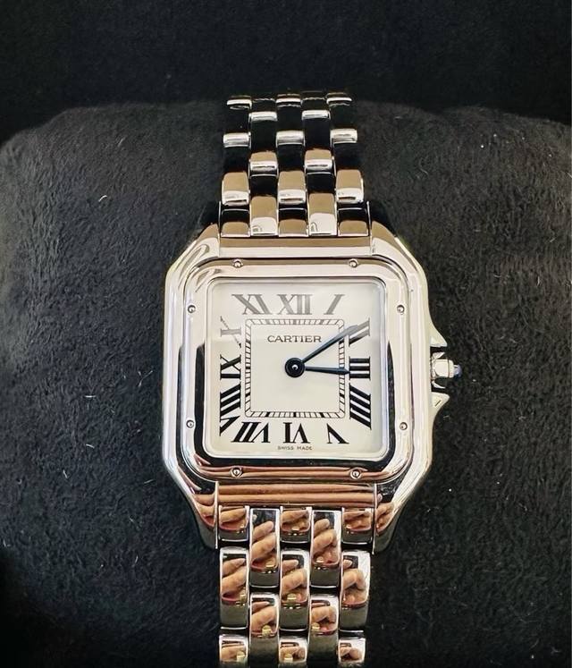 520卡地亚猎豹Cartier 卡地亚猎豹 年Wspn0006,石英机芯,表径22×30Mm,表壳厚度6Mm,镀银表盘,剑形蓝钢指针,镶嵌一颗凸圆形合成尖晶石, 520卡地亚猎豹Cartier 卡地亚猎豹 年Wspn0006,石英机芯,表径22×30Mm,表壳厚度6Mm,镀银表盘,剑形蓝钢指针,镶嵌一颗凸圆形合成尖晶石,