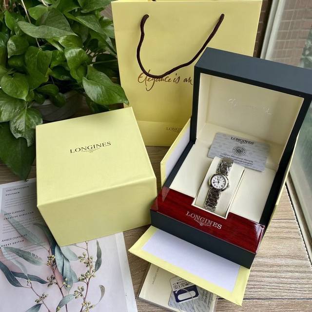 520 Three-code matching, 26.5mm Longines Longines Heart Moon series watch, a sup