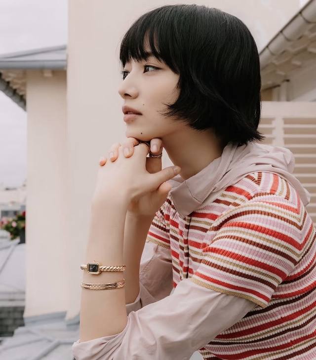 1950香奈儿 最高版本原装开模对版专柜 Tfactory T厂 premiere Galon 腕表 ,尺寸:19.7 ×15.2Mm,厚度:7.5Mm,无钻半 1950香奈儿 最高版本原装开模对版专柜 Tfactory T厂 premiere Galon 腕表 ,尺寸:19.7 ×15.2Mm,厚度:7.5Mm,无钻半