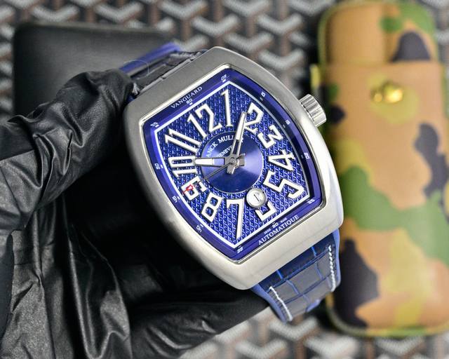 White case 700 Rose case 980 Franck Muller is a top Swiss luxury watch brand, re