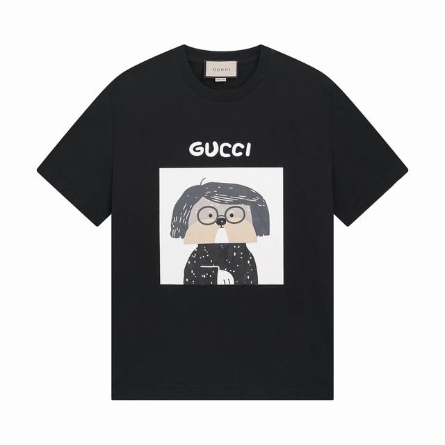 款号 ：323，P60 Gucci新品！早春系列高克重短袖 选用客供定制针织100%纯棉面打造,面料手感细腻，厚实有质感的纯棉布 高密度的机织工艺，如棉絮般柔紧