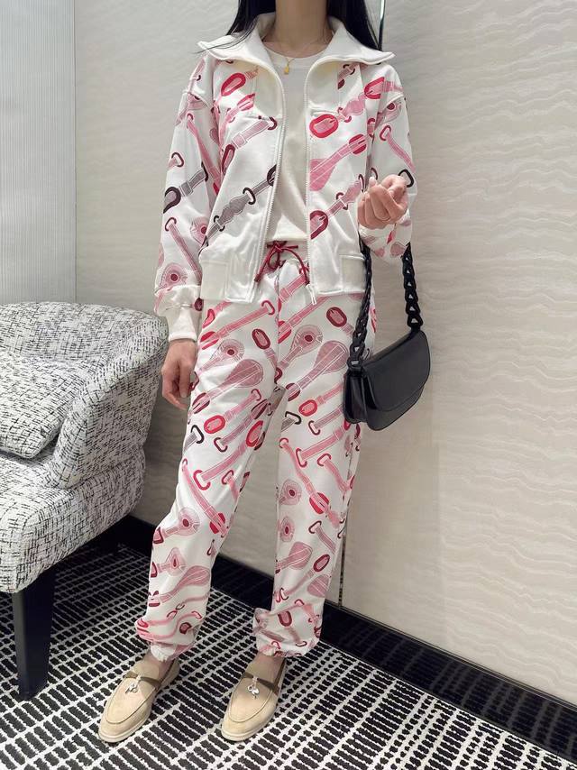 66329 Hermes tracksuit! Coaching Remix series printed Jersey cotton! A youthful, 66329 Hermes tracksuit! Coaching Remix series printed Jersey cotton! A youthful,