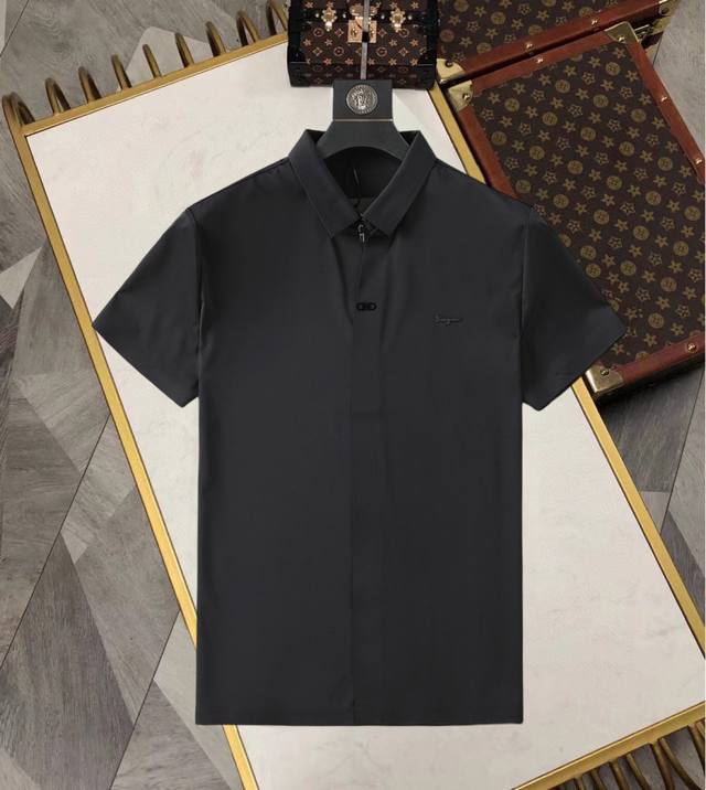 P210 A must-have for Ferragamo high-end business professionals! Seamless casual