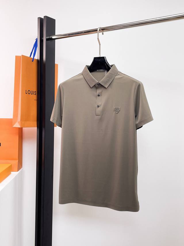 P230 A must-have for Ferragamo's high-end business professionals! Seamless, heat