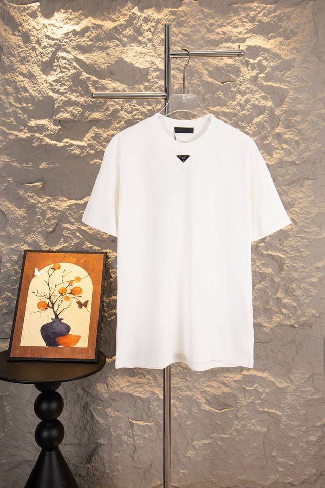 Style No.: Y26 P90 Prada 2026Ss New Couple Casual Short-Sleeve T-Shirt with Tria