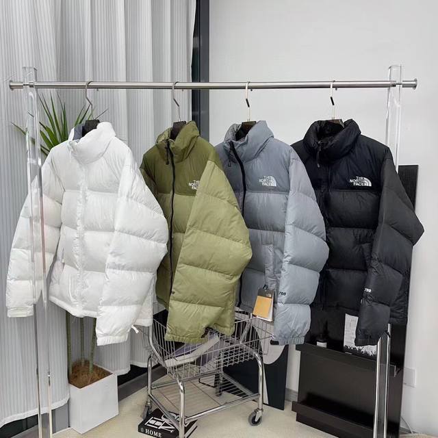 Price: 300 1539-004 The North Face Down Jacket 50% Down White Black Grey Green S