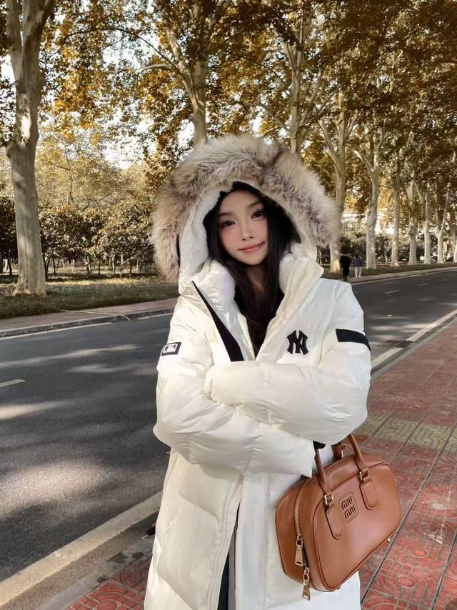 Price: 550 1451Mlb Down Jacket 90% Down White Black Xs- 2XL Price: 550 1451Mlb Down Jacket 90% Down White Black Xs- 2XL