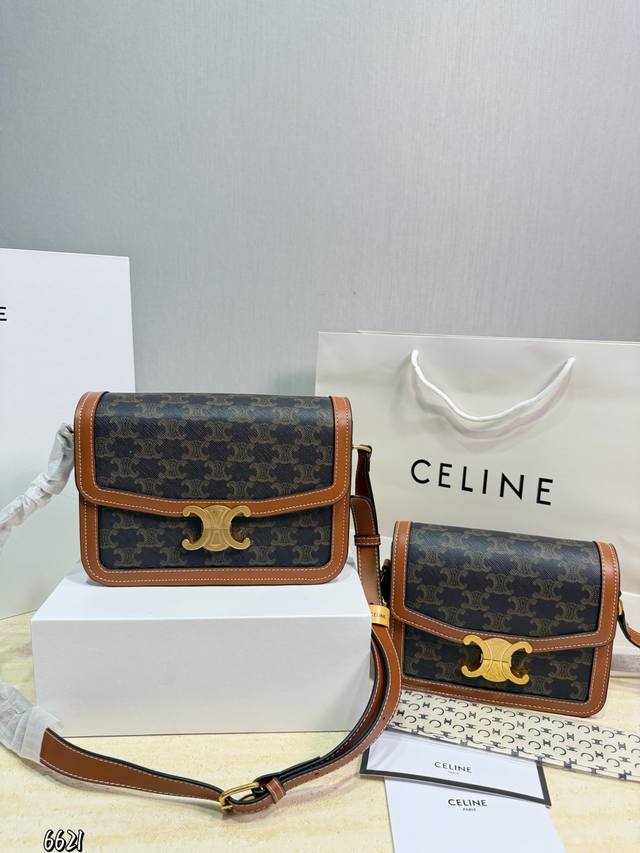 P300 P290配盒 升级版 Size：23*19Cm 大 18*14Cm 小 Celine 凯旋门最近很好卖哦！ 真的很显气质！ 经典老花色 更复古！！ 最