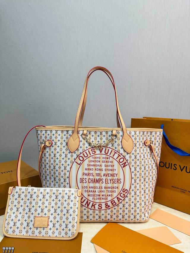 P250 Lv 购物袋 Lv 容量适中，通勤或短途旅行都很实用，能装下日常物品又不失时尚感。 尺寸31 28