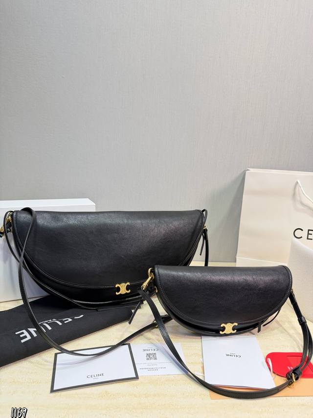 P290P250 Celine Soft Triomphe黑色半月包 艹Celine Soft Triomphe黑色半月包，选用优质小牛皮，手感柔软细腻，质感满