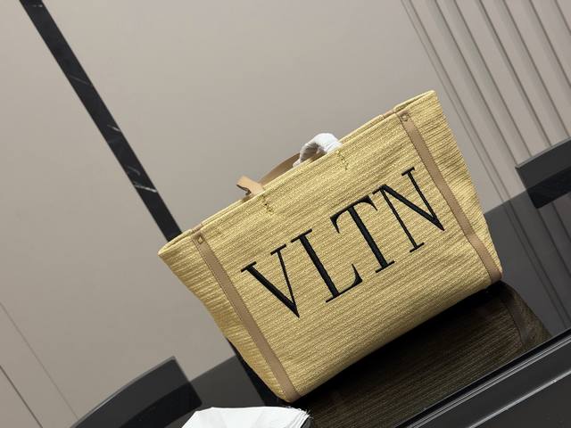 P350 Valentino Tote Bag Unleash your fashion attitude with endless charm Unique