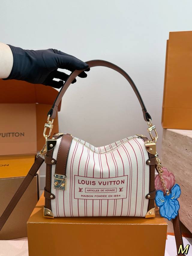 P330 全套包装 26Ss新款盒子包Lv Side Trunk好香 非常色彩缤纷 这配色绝绝子 非常夏日的配色 真的好喜欢 尺寸24Cm