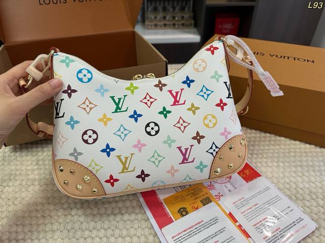 钢五金P280 折叠盒飞机盒 变码芯片 Size：27*20Cm Lv Boulogne 白三彩 邮差包 牛角包 新款的Boulogne Size对比之前小了，