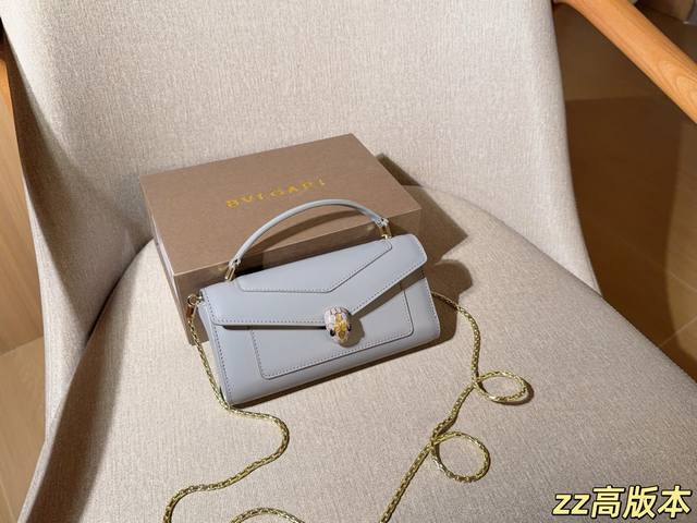380 High-end version Bulgari New chain crossbody bag! Crossbody or handbag Size