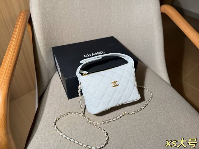 250 Chanel香奈儿 25C鱼子酱Hobo饭盒包～链条斜挎包～ 尺寸：19×13×7 礼盒包装Xs