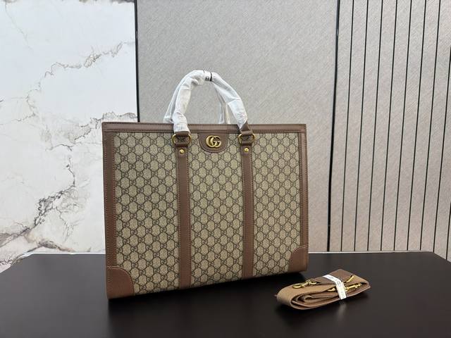 P350 Gucci 古奇 Gg原版印花公文包 男包 电脑包 手提包 经典百搭 实物拍摄 原厂原版面料 高端品质 配送防尘袋 34 X 42 Cm P350 Gucci 古奇 Gg原版印花公文包 男包 电脑包 手提包 经典百搭 实物拍摄 原厂原版面料 高端品质 配送防尘袋 34 X 42 Cm