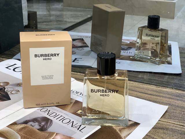 120原单品质 新款Burberry俊勇之心英雄香 Burberry Hero，官方定义为男香，但是我觉得，它更适合女孩子用。就是那种野生男友香的那种感觉，嗯，