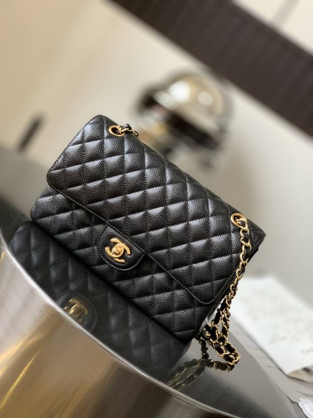 P1110 鱼子酱牛皮 Chanel 经典Cf菱格链条 包全钢五金，真空电镀 尺寸：25.5X15.5X6.5Cm 款号：1112