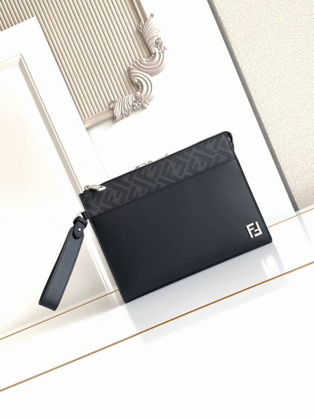 470 Original Chip Version Brand: Fendi Style: Men's Bag with Front Pocket Item N