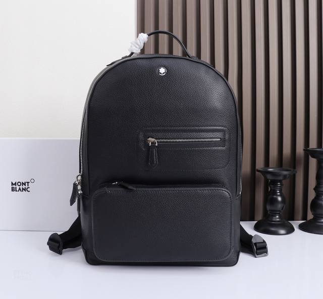 650 Montblanc 万宝龙软皮精选系列双肩背包 型号：Mb199459# 材质：专柜皮牛皮 款式：来自万宝龙专柜购版打造 包装：专柜同步 除礼品袋礼品纸