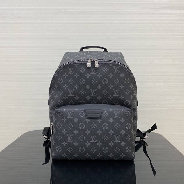 P1110 配全套正品包装 型号：M43186 尺寸：30×23×39Cm 经典背包 每个经典都优点多多 首先自重很轻，面料柔软 其次款式简单大方有内涵 再就是