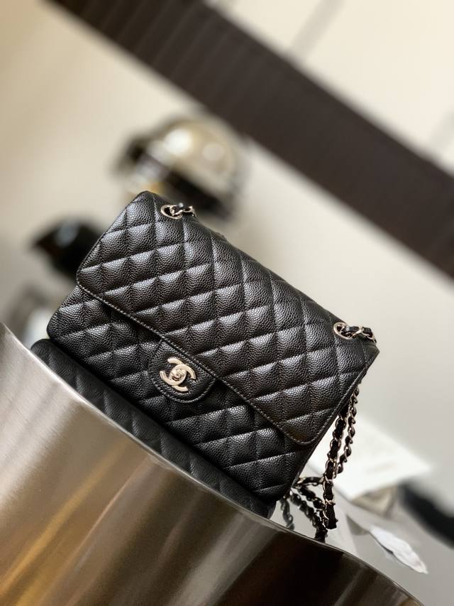 P1110 鱼子酱牛皮 Chanel 经典Cf菱格链条 包全钢五金，真空电镀 尺寸：25.5X15.5X6.5Cm 款号：1112