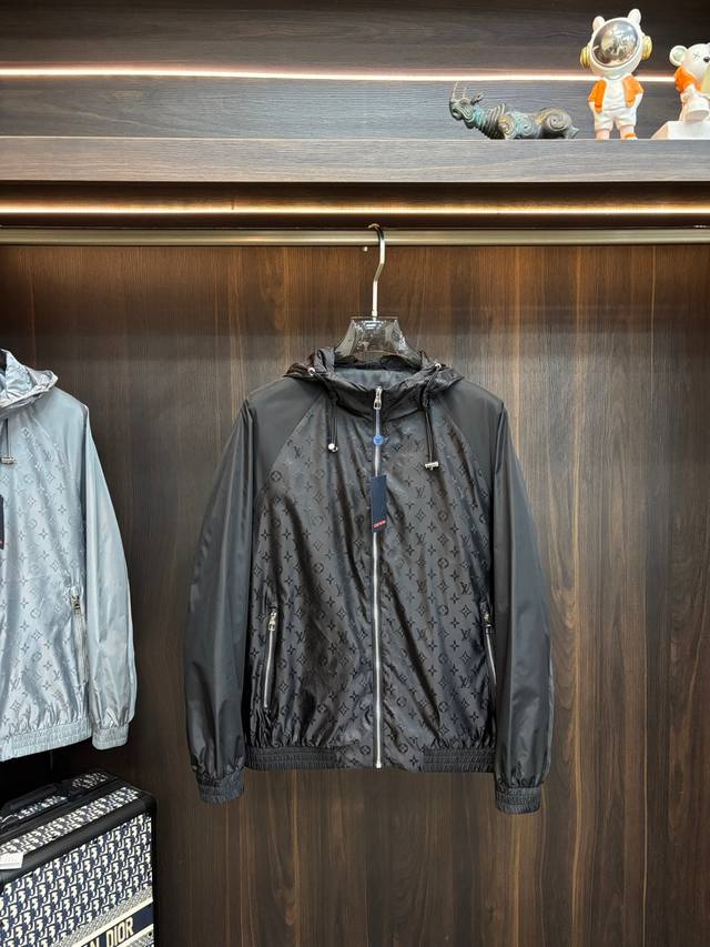 P350 Featured item: LV 2026 Spring/Summer New Arrival - LV Hooded Jacket. A must P350 Featured item: LV 2026 Spring/Summer New Arrival - LV Hooded Jacket. A must
