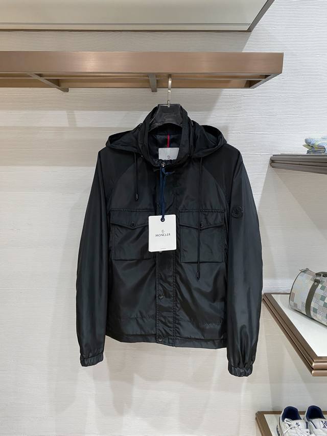 Xx P420 Moncler 26 Men's Hooded Jacket Series . Made of mulberry silk acetate fa Xx P420 Moncler 26 Men's Hooded Jacket Series . Made of mulberry silk acetate fa