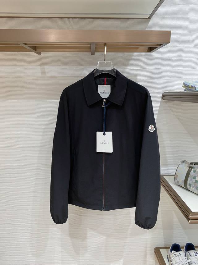 Xx P360 Moncler Lapel Men's Hooded Jacket Series. Made of mulberry silk acetate Xx P360 Moncler Lapel Men's Hooded Jacket Series. Made of mulberry silk acetate