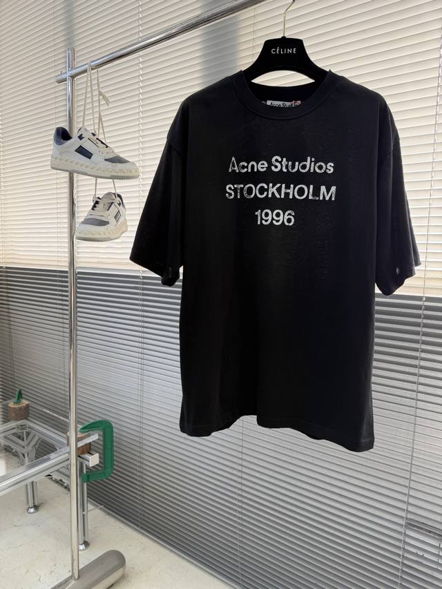 P170 -Acne Studios 喷绘做旧徽标短袖 定制云绒爽滑雪感棉 垂感爽滑 细腻透气 一抹云石灰白随性舒展 让极简有了温度的褶皱 Acne Studi