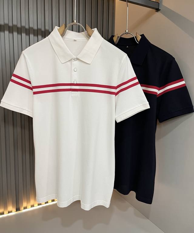 P200 Bally巴利 2026春夏新款男士休闲Polo衫，走秀图案时尚休闲短袖Polo衫！胸前Logo图案条纹设计！极具设计精选客供珠地棉面料，手感柔软亲肤