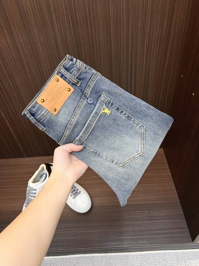 P270 Lv Men's Fashionable Trendy Jeans, officially announced in the catalog and