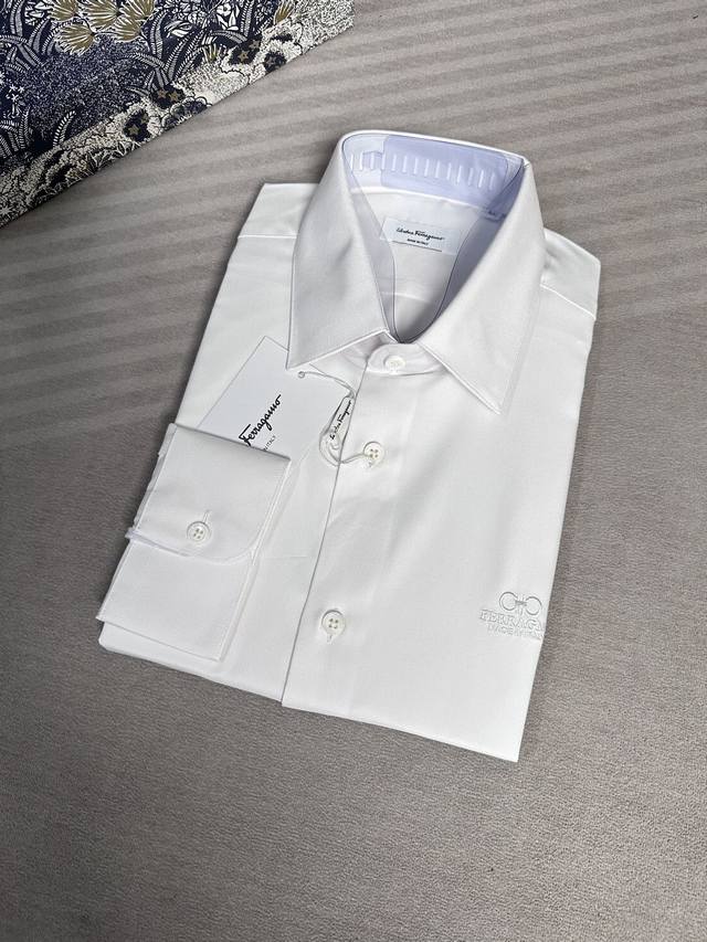 P250 Fe Ferragamo 26Ss Spring/Summer New Long-Sleeved Shirt, Classic Formal Busi