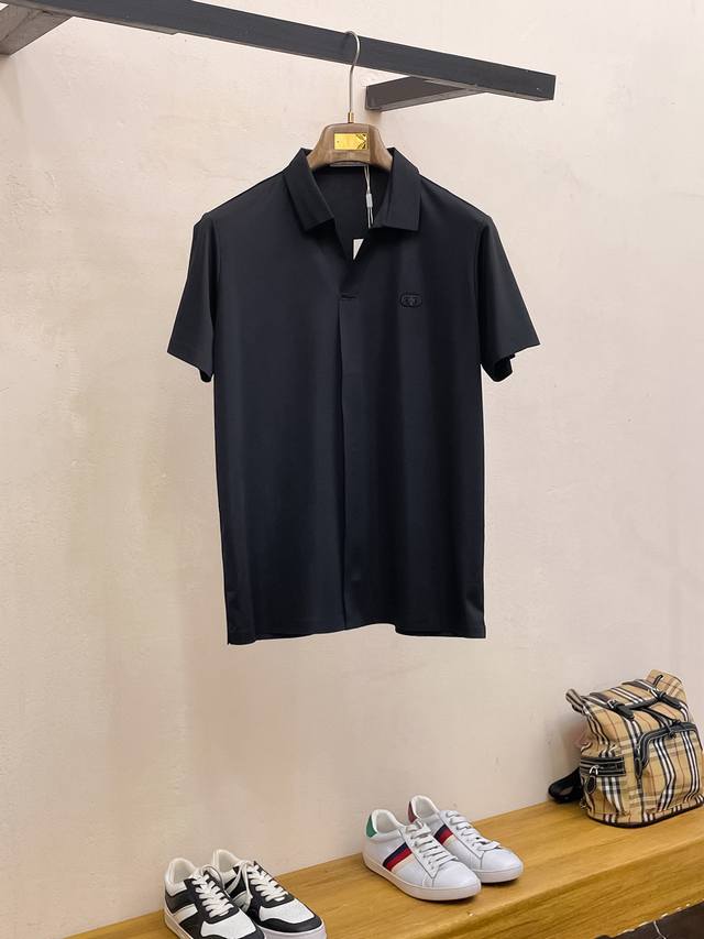P230 A must-have for Ferragamo high-end business professionals! This casual busi