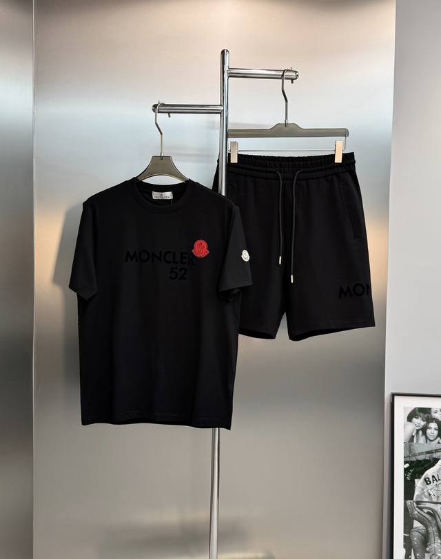 T-shirt 210, Shorts 210 Moncler 26S Summer New Style Five-Point Shorts. Unisex d T-shirt 210, Shorts 210 Moncler 26S Summer New Style Five-Point Shorts. Unisex d