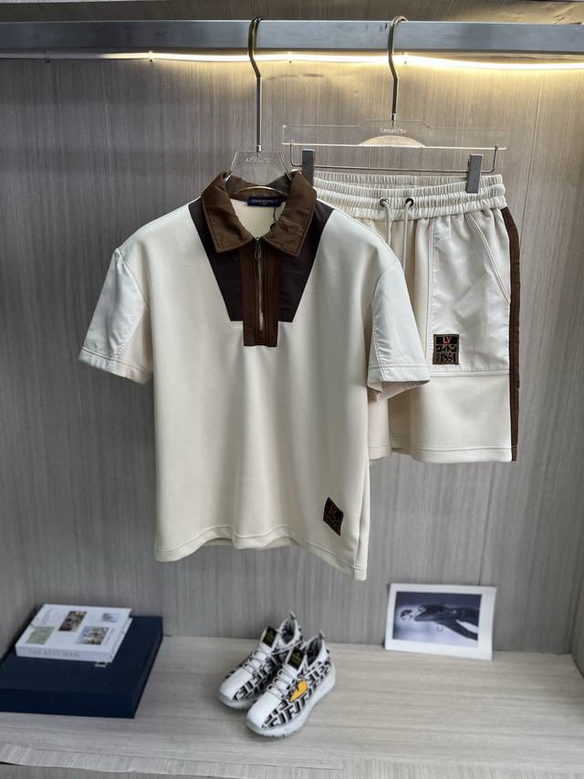 P380 Louis Vuitton 2026 Spring/Summer Men's Collared Short-Sleeve and Shorts Set P380 Louis Vuitton 2026 Spring/Summer Men's Collared Short-Sleeve and Shorts Set