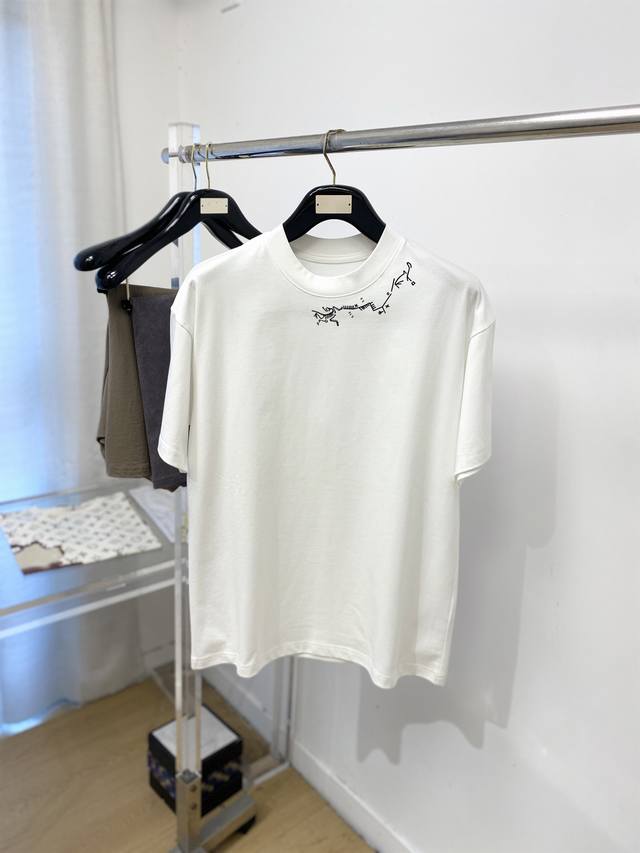 Arc'teryx 2026 New Arrival Short-Sleeve T-Shirt, stylish and cool, featuring a p